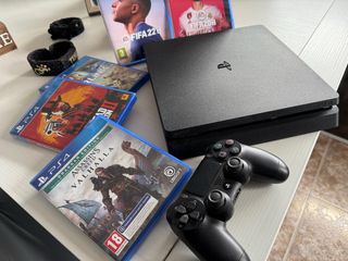 PS4 (PlayStation 4) Slim 500GB