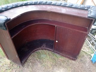 Barra bar curva madera negra con 2 tabueretes
