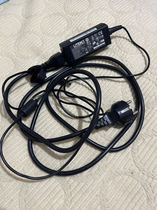 Cargador portatil liteon PA 1300/04
