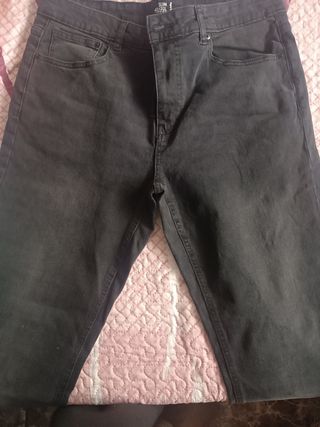 Pantalones vaqueros negros -talla 42/32
