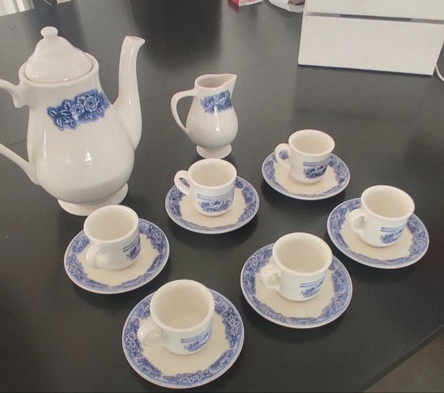 Ironstone Tablewere  juego de  café de porcelana.