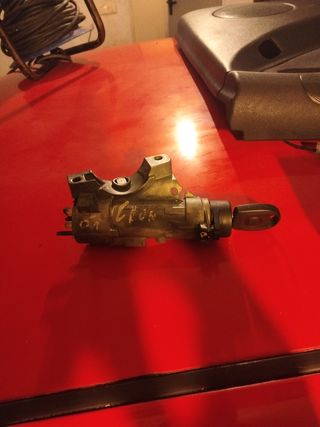 Clausor con llave Leon MK1