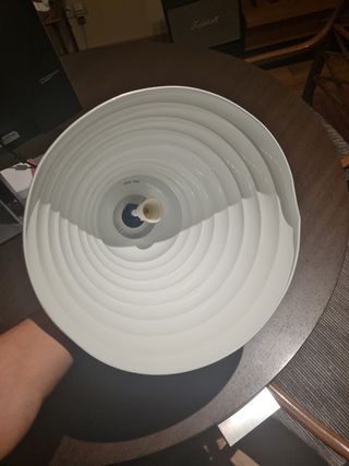 Lámpara techo metalica vintage con forma cónica.