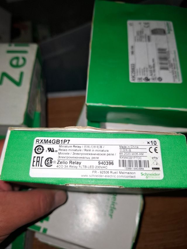 Relés RXM4GB1P7 Schneider Electric (x10)