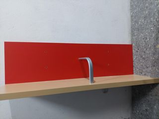 Repisa de madera y metal - roja y beige