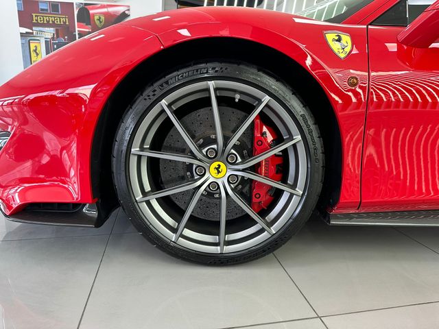 FERRARI 488 PISTA 720CV