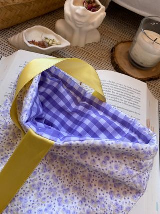Funda para libros - Lila con flores
