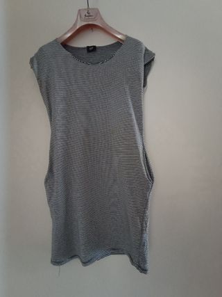 Vestito estivo a righe bianco-nero 