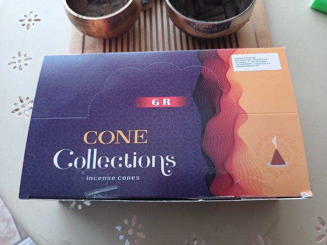 4 cajas de incienso con 12 cajas cada una