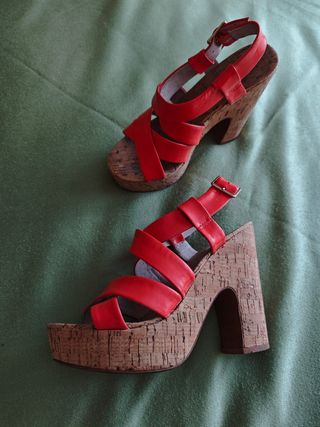 Sandalias rojas Bimba y Lola