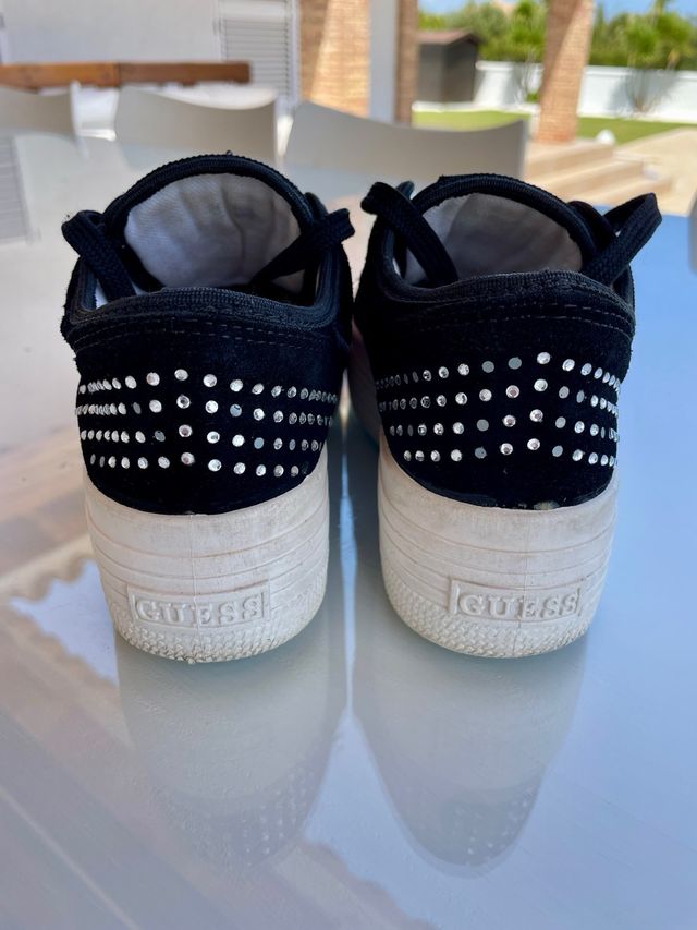 Zapatillas GUESS negras plataforma