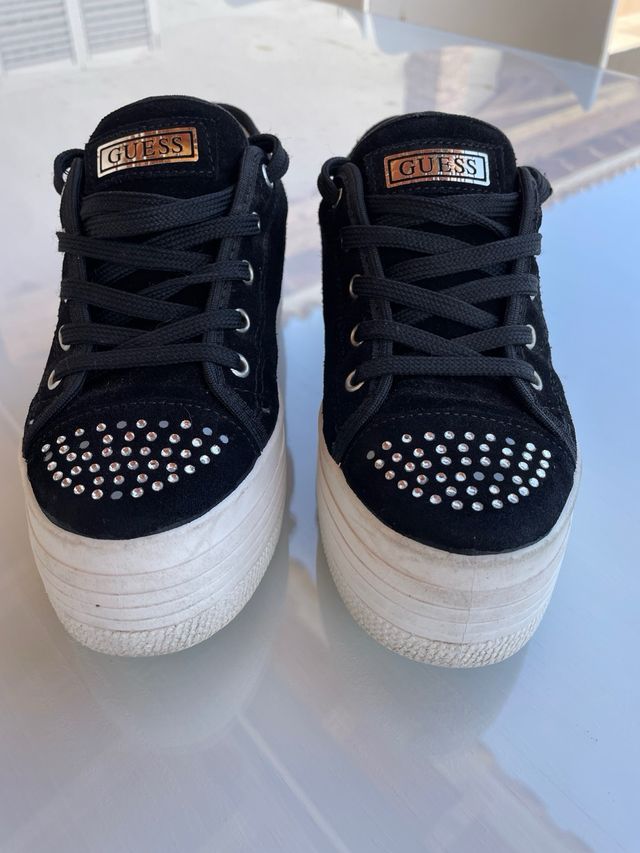 Zapatillas GUESS negras plataforma