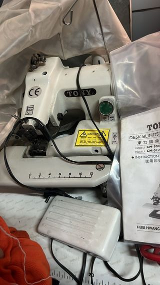 Máquina de cose Tony
