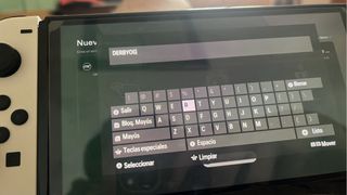 Nintendo Switch OLED - Blanca y Negra