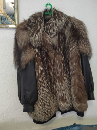 Chaqueta piel-zorro: negra y plata