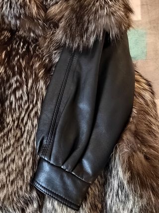 Chaqueta piel-zorro: negra y plata