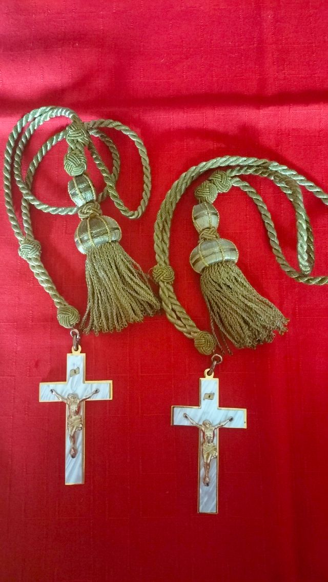 Crucifijos antiguos primera comunión, nácar y dora