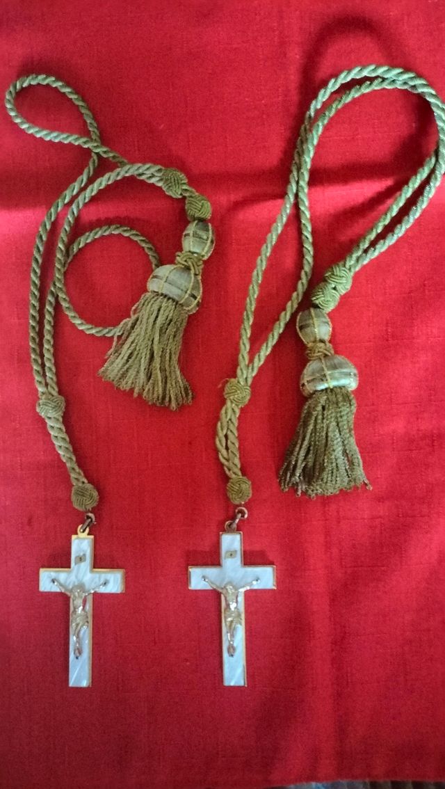 Crucifijos antiguos primera comunión, nácar y dora