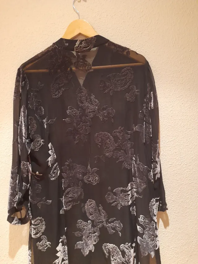 Camisa negra y gris. Preciosa camisa. Manga larga.
