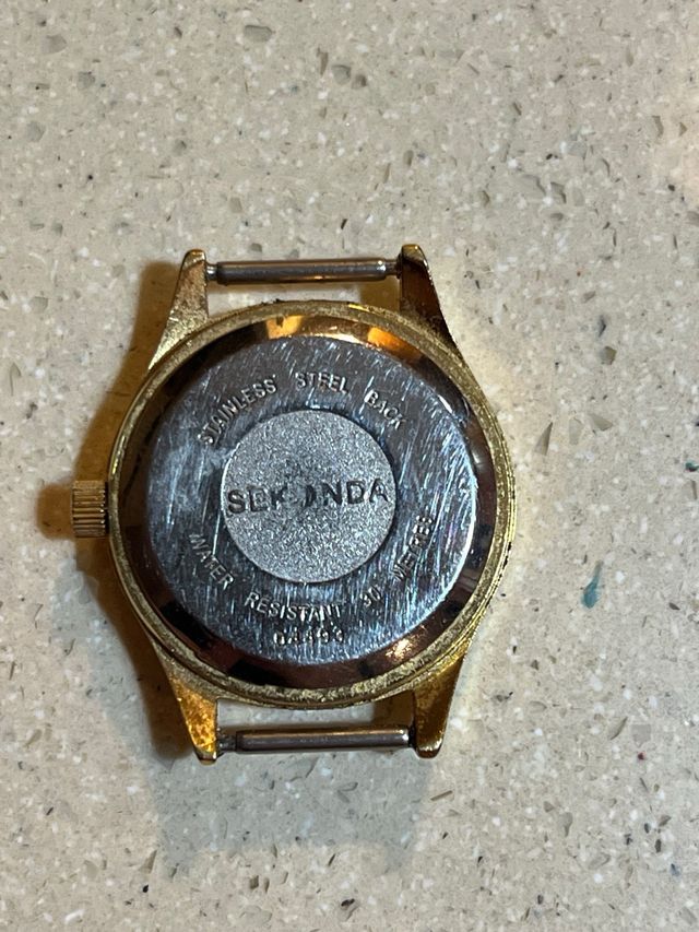 Reloj Sekonda dorado