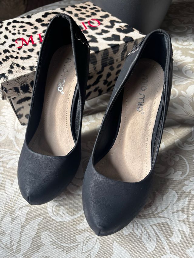 Zapatos tacón negros elegantes