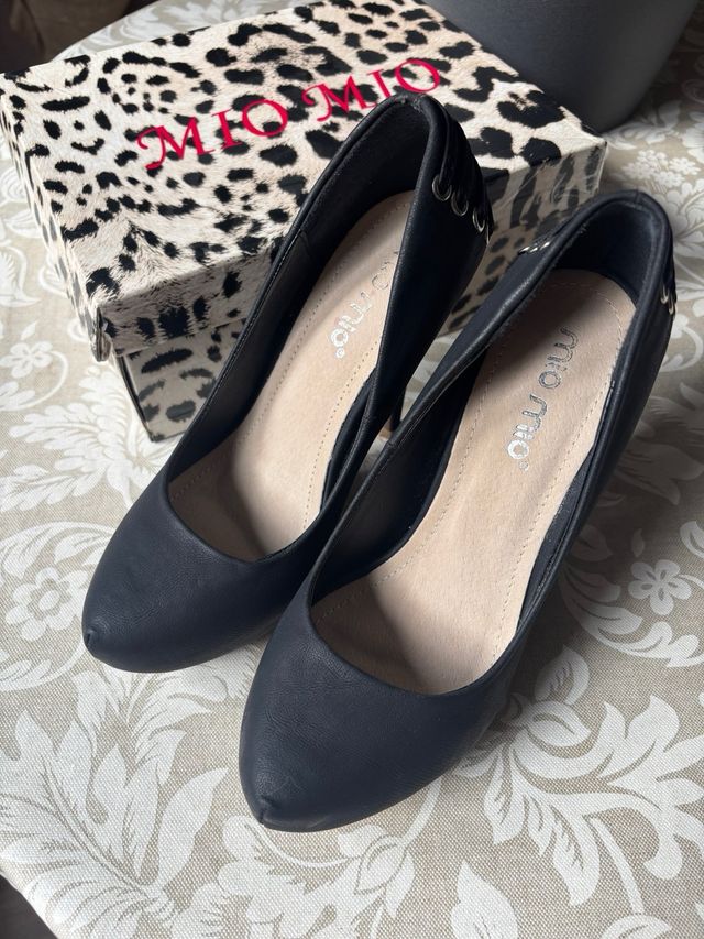 Zapatos tacón negros elegantes