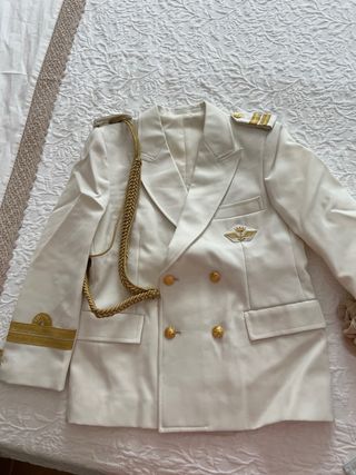 Traje comunión niño blanco y dorado