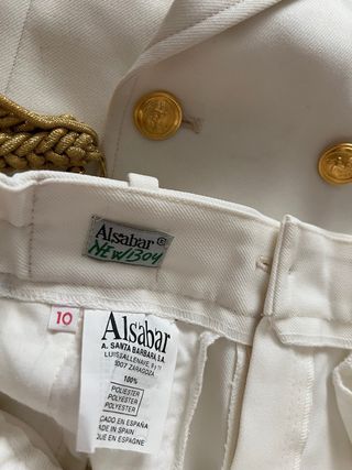 Traje comunión niño blanco y dorado