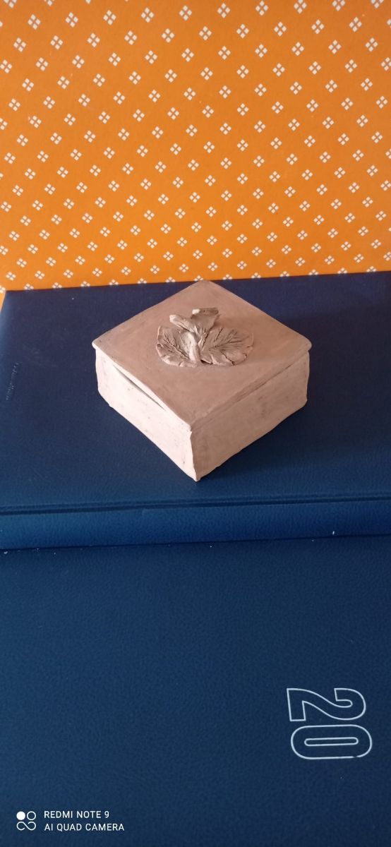 Portaoggetti in terracotta