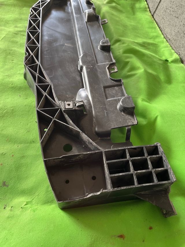 Refuerzo paragolpes Peugeot 207