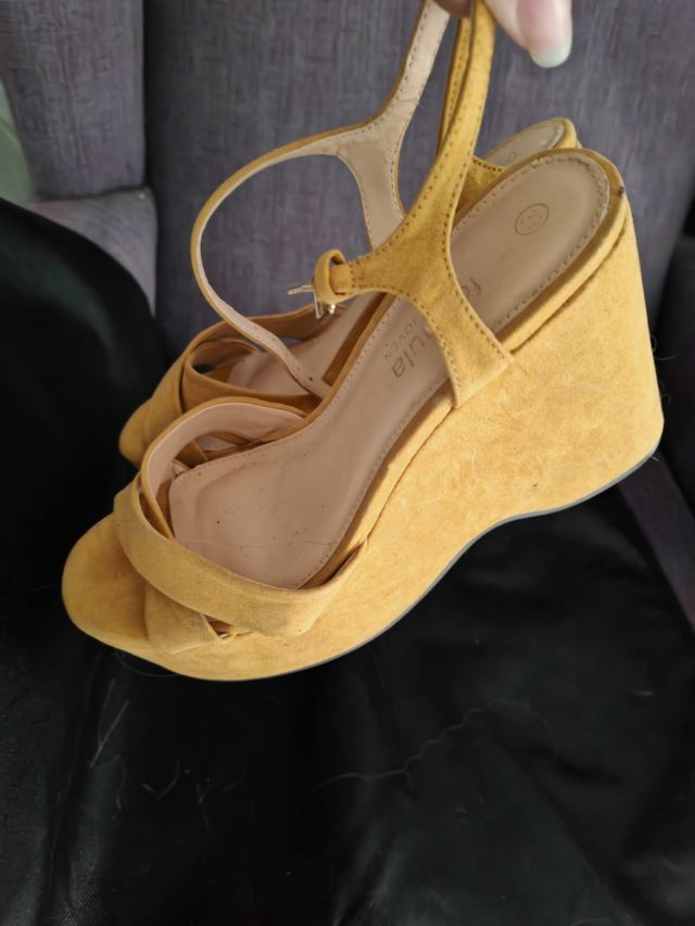 Cuñas amarillas Fórmula Joven