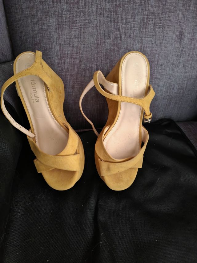 Cuñas amarillas Fórmula Joven