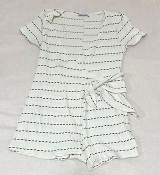 Mono Zara blanco rayas 