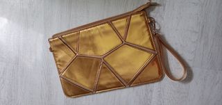 Bolso dorado | cartera geométrica