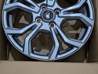 Llantas Originales Ford Fiesta MK8 7x17 ET 47.5 