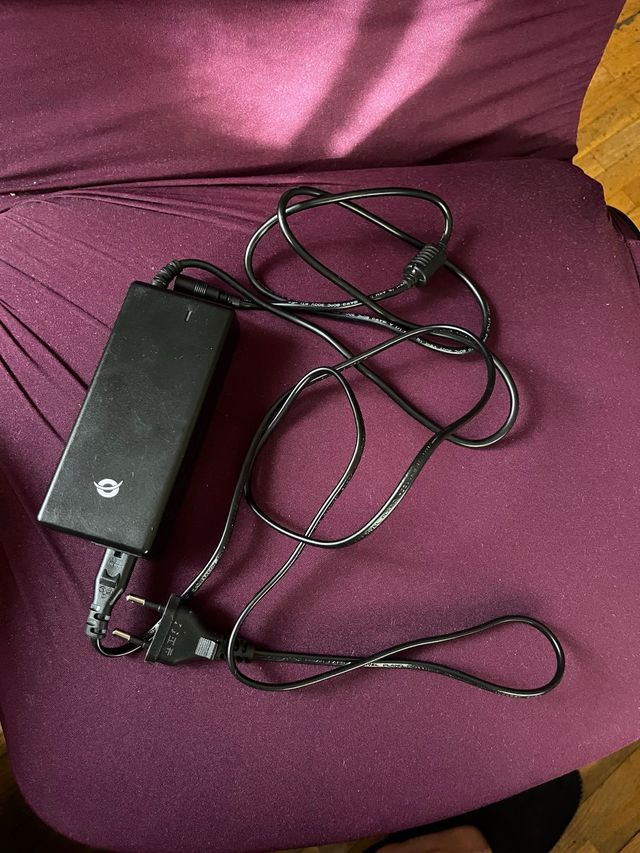 Cargador Conceptronic CNB90 90W