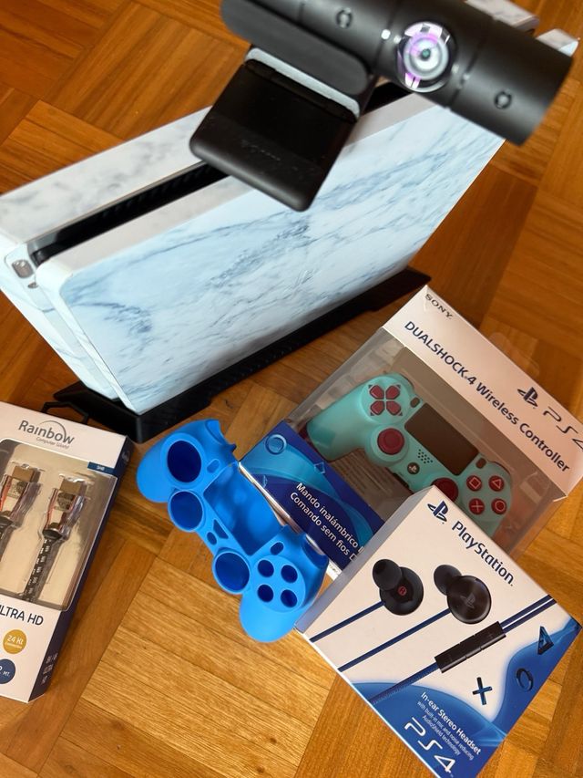 PS4 Slim (PlayStation 4) + extras
