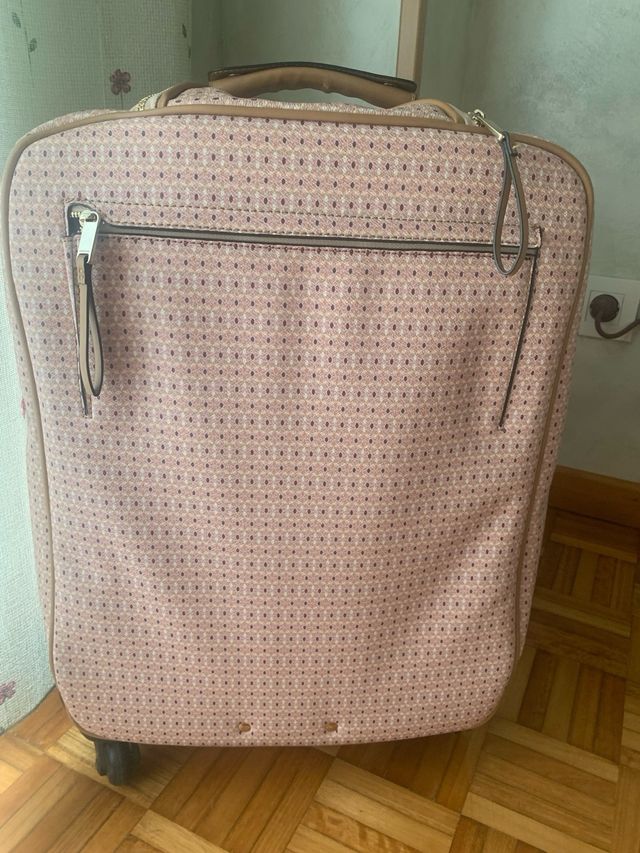 Maleta cabina beige con estampado floral