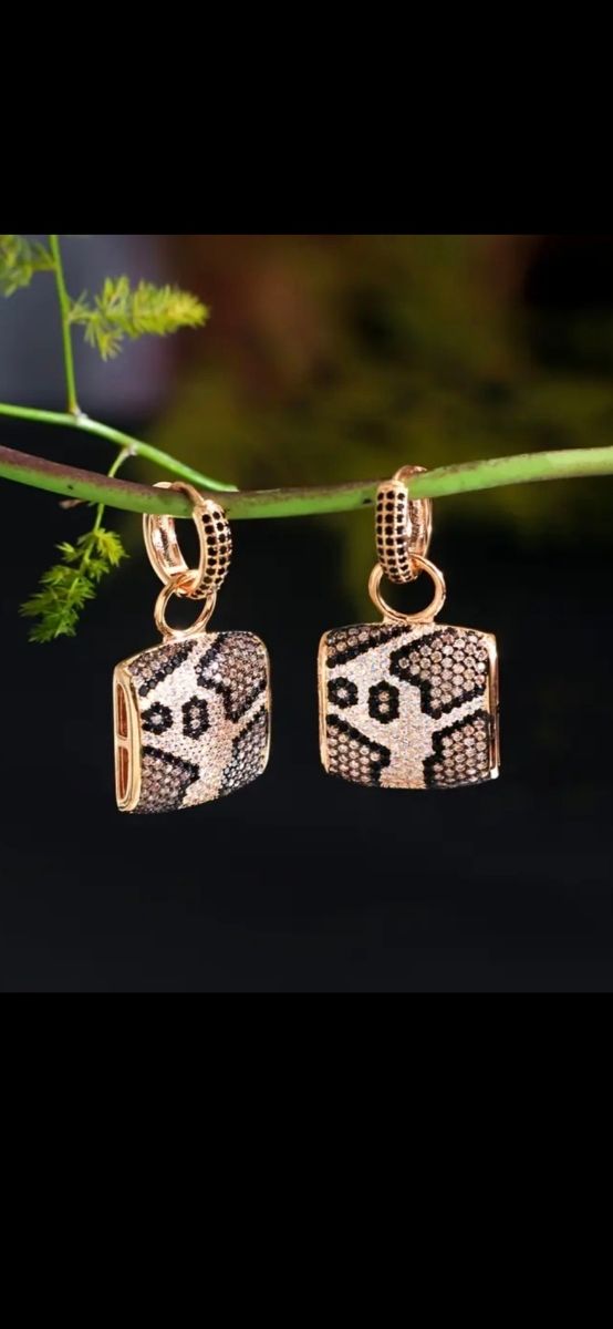 Pendientes leopardo dorados