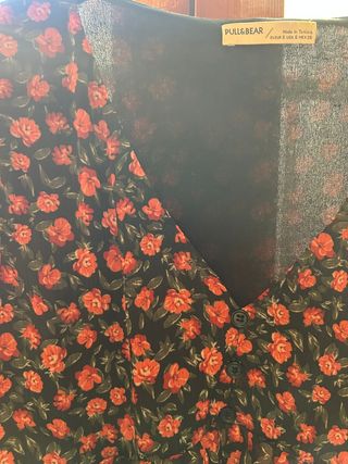 Vestido corto flores - rojo y negro