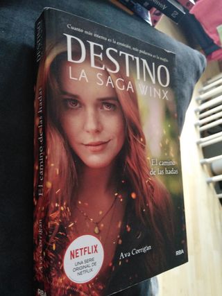 El camino de las hadas / The Fairies' Path (Sag...