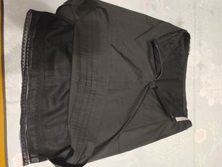 Falda negra Prada