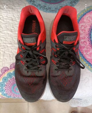 Zapatillas Nike running rojas y negras
