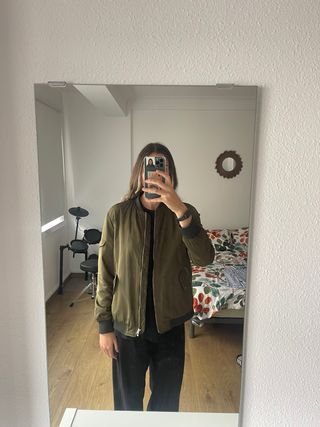 Chaqueta bomber de Zara verde
