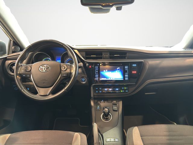 Toyota Auris 2018 ACTIVE  1.8  140H