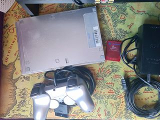 PLAYSTATION 2 SLIM PLATEADA CON CAJA