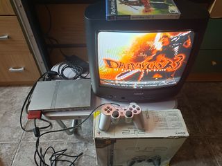 PLAYSTATION 2 SLIM PLATEADA CON CAJA