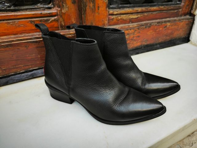 Botines Levi's negras de piel unisex