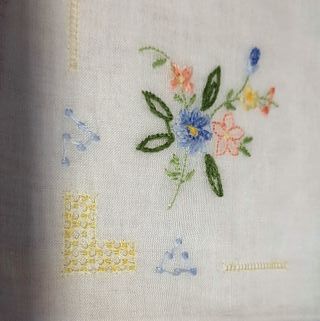 Pañuelos bordados: 2 unidades