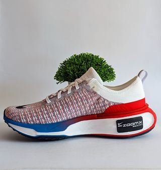 T42 - Nike Zoomx Invincible Run FK 3 - Superman